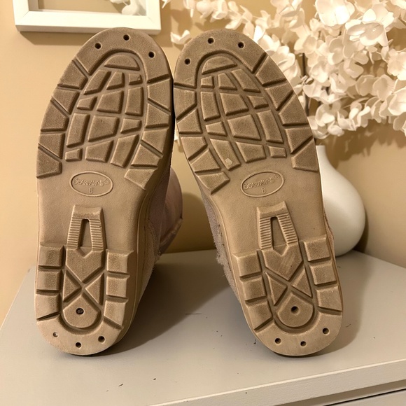 BearPaw Sheepskin Suede Meadow 10β Boots Stone Grey Size 8 EUC - Picture 6 of 13